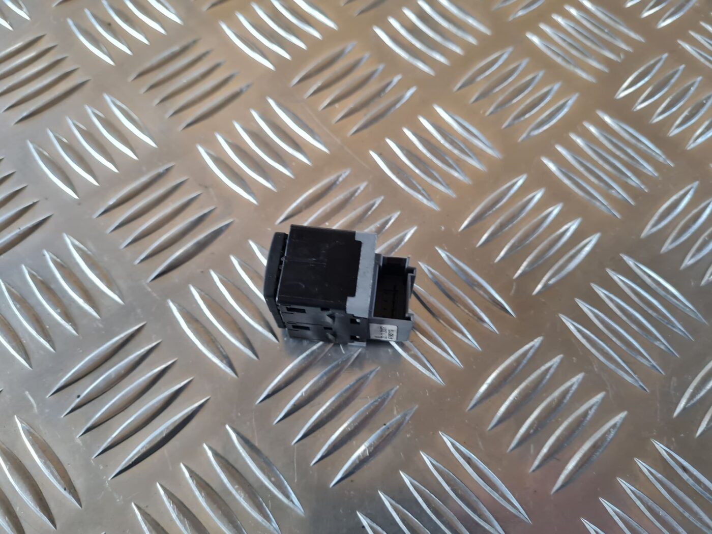 Signalizācijas pārslēgšanas poga priekš AUDI A6 2008 4 Signalizācijas pārslēgšanas poga priekš AUDI A6 2008