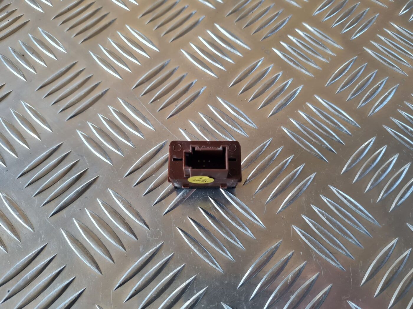 Bagāžnieka vāka atvēršanas rokturis/poga priekš AUDI A6 2008 2 Bagāžnieka vāka atvēršanas rokturis/poga priekš AUDI A6 2008