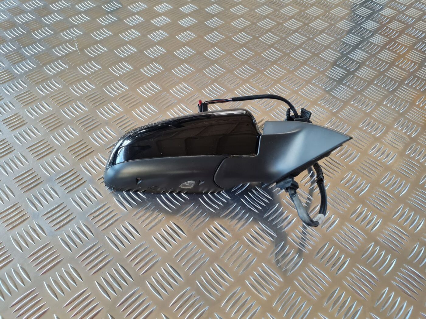 Ārējais spogulis, pa labi priekš AUDI A6 2008