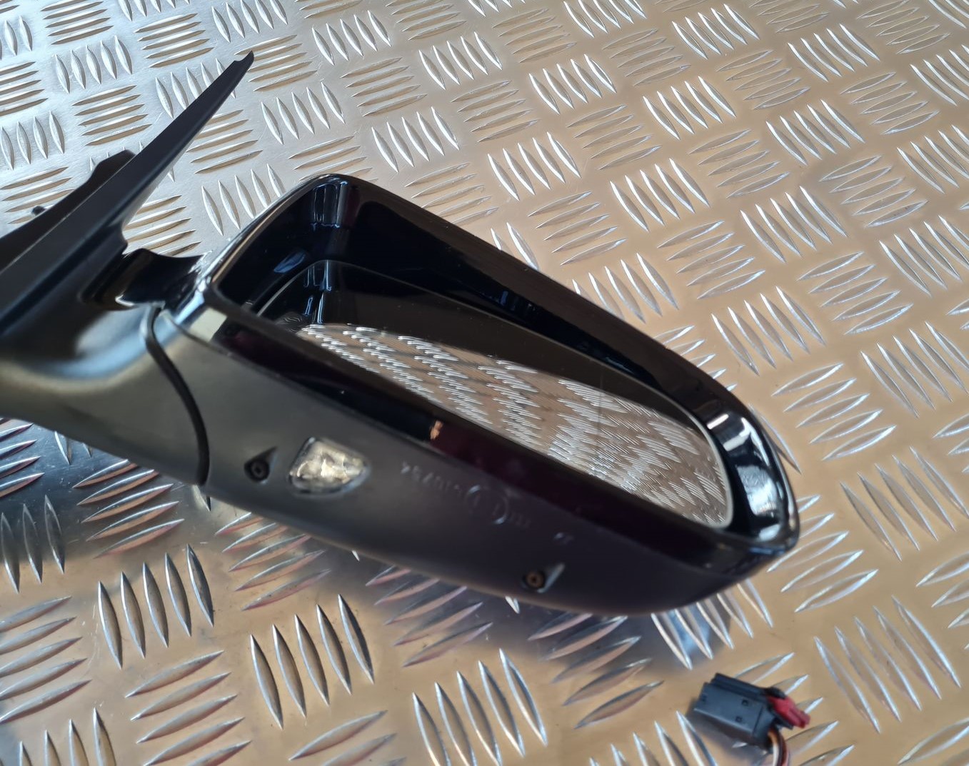 Ārējais spogulis, pa labi priekš AUDI A6 2008