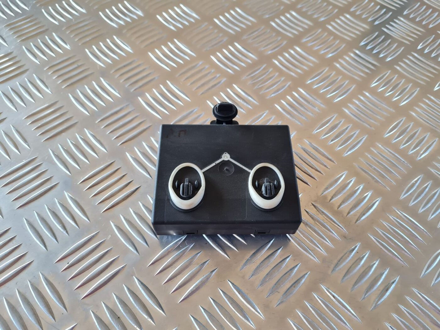 Priekšējo kreiso durvju vadības bloks priekš AUDI A6 2008 3 Priekšējo kreiso durvju vadības bloks priekš AUDI A6 2008