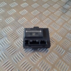 Aizmugurējo kreiso durvju vadības bloks priekš AUDI A6 2008