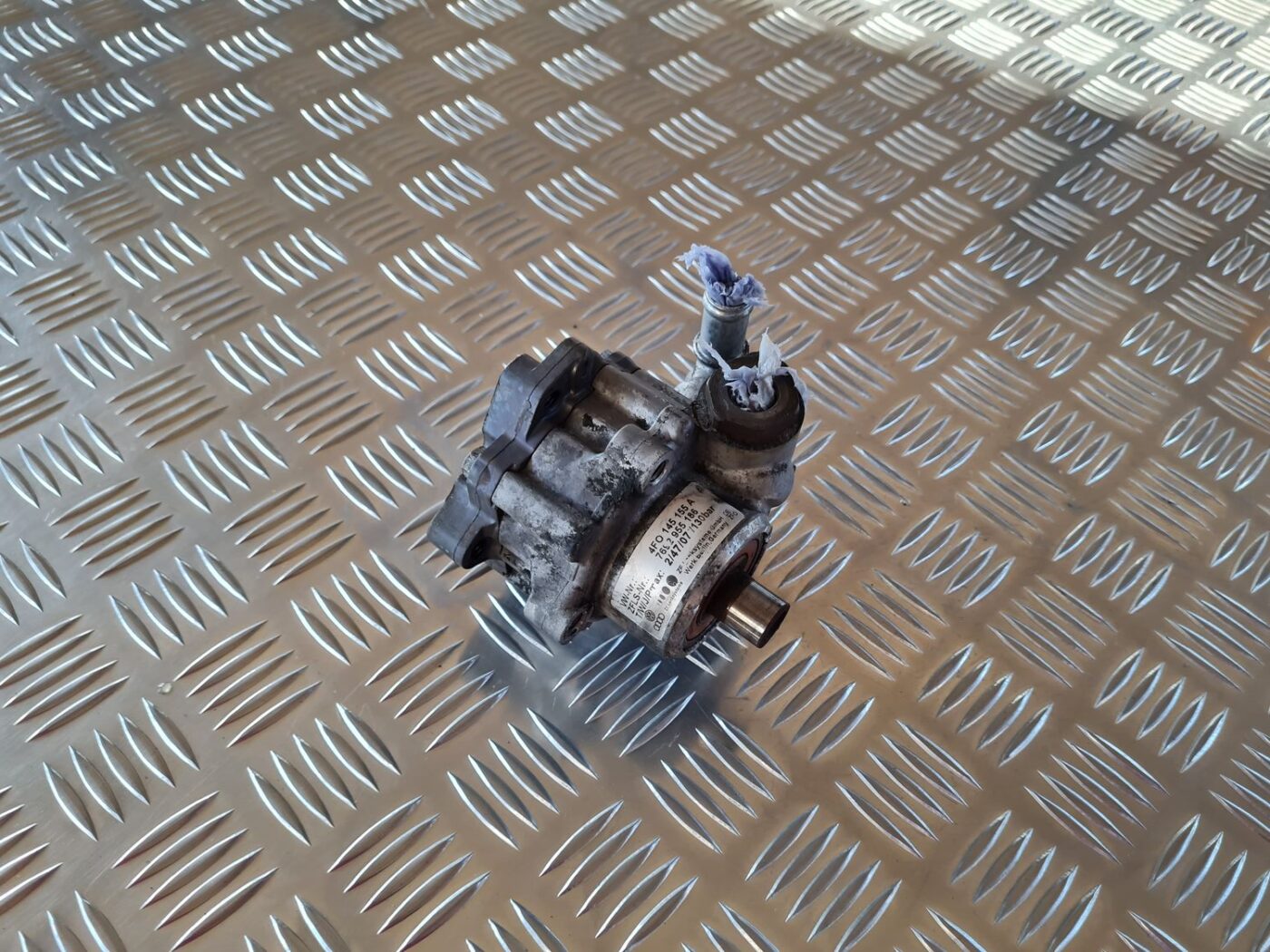 Hidrauliskais pastiprinātājs priekš AUDI A6 2008