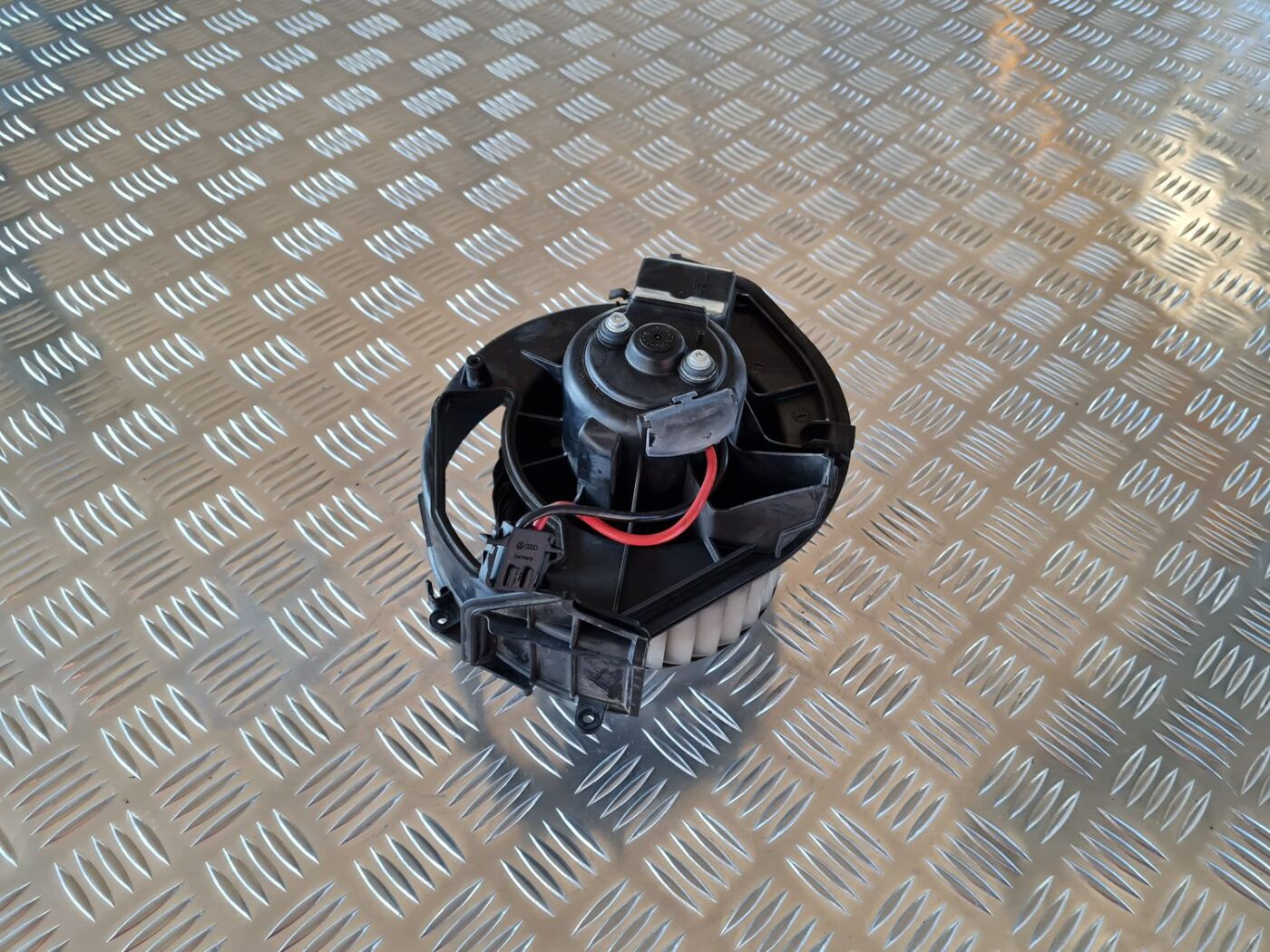 Salona ventilators priekš AUDI A6 2008 4 Salona ventilators priekš AUDI A6 2008