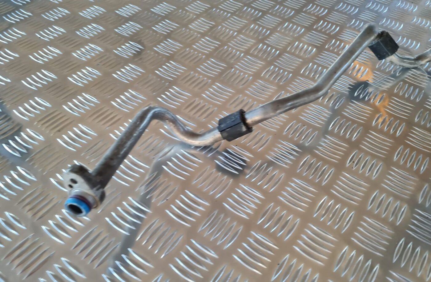 Gaisa kondicioniera galvenā caurule priekš AUDI A6 2008