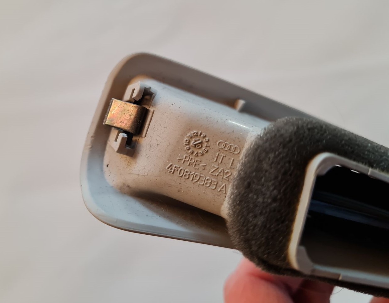 Salona statnes gaisa vads priekš AUDI A6 2008