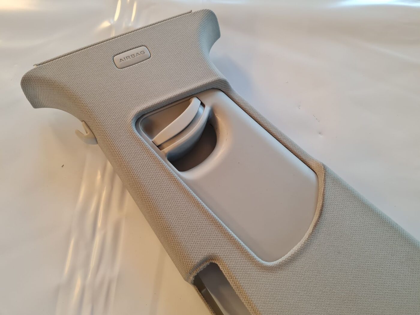 Vidējas salona statnes apdare priekš AUDI A6 2008