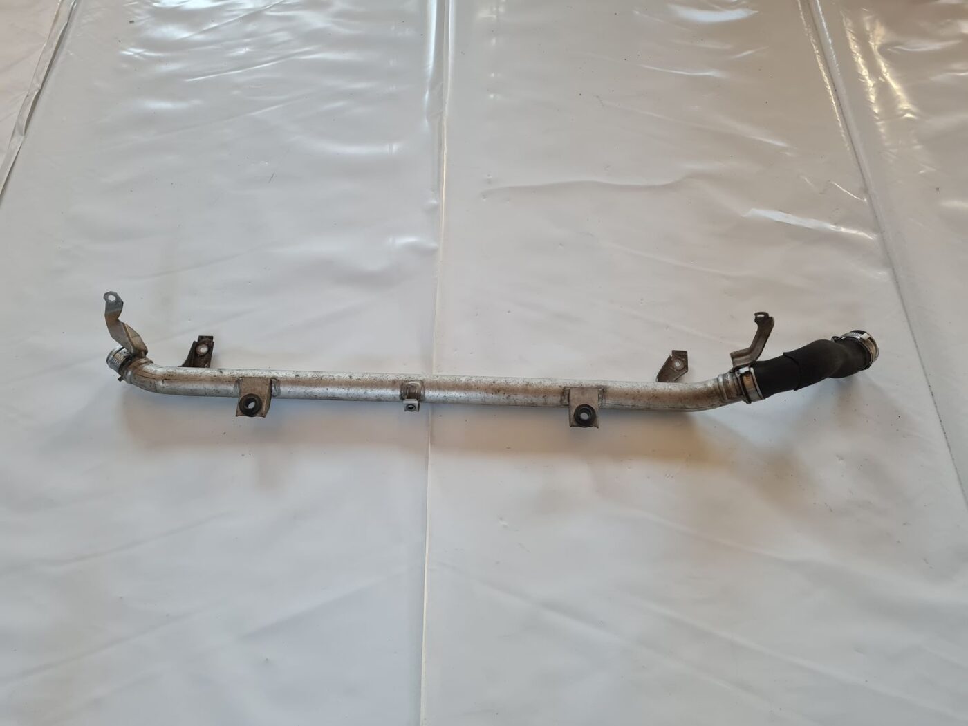 Interkulera caurule priekš AUDI A6 2008 1 Interkulera caurule priekš AUDI A6 2008