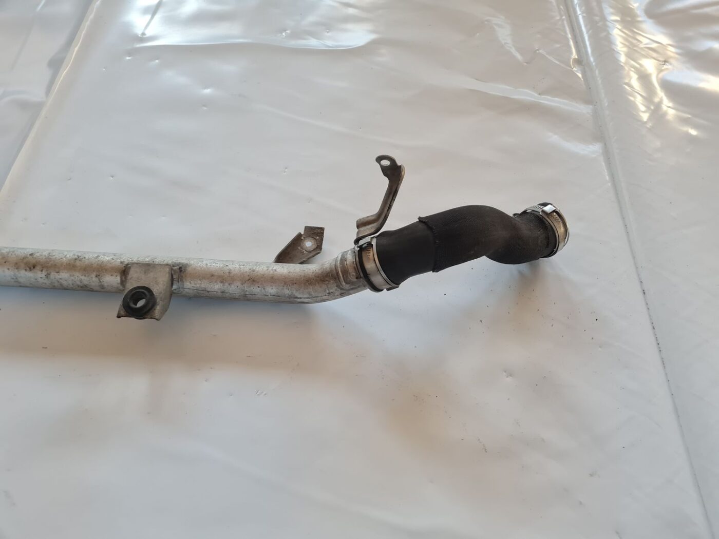 Interkulera caurule priekš AUDI A6 2008 4 Interkulera caurule priekš AUDI A6 2008