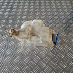 Mazgātāja šķidruma tvertne priekš VW GOLF IV 1999