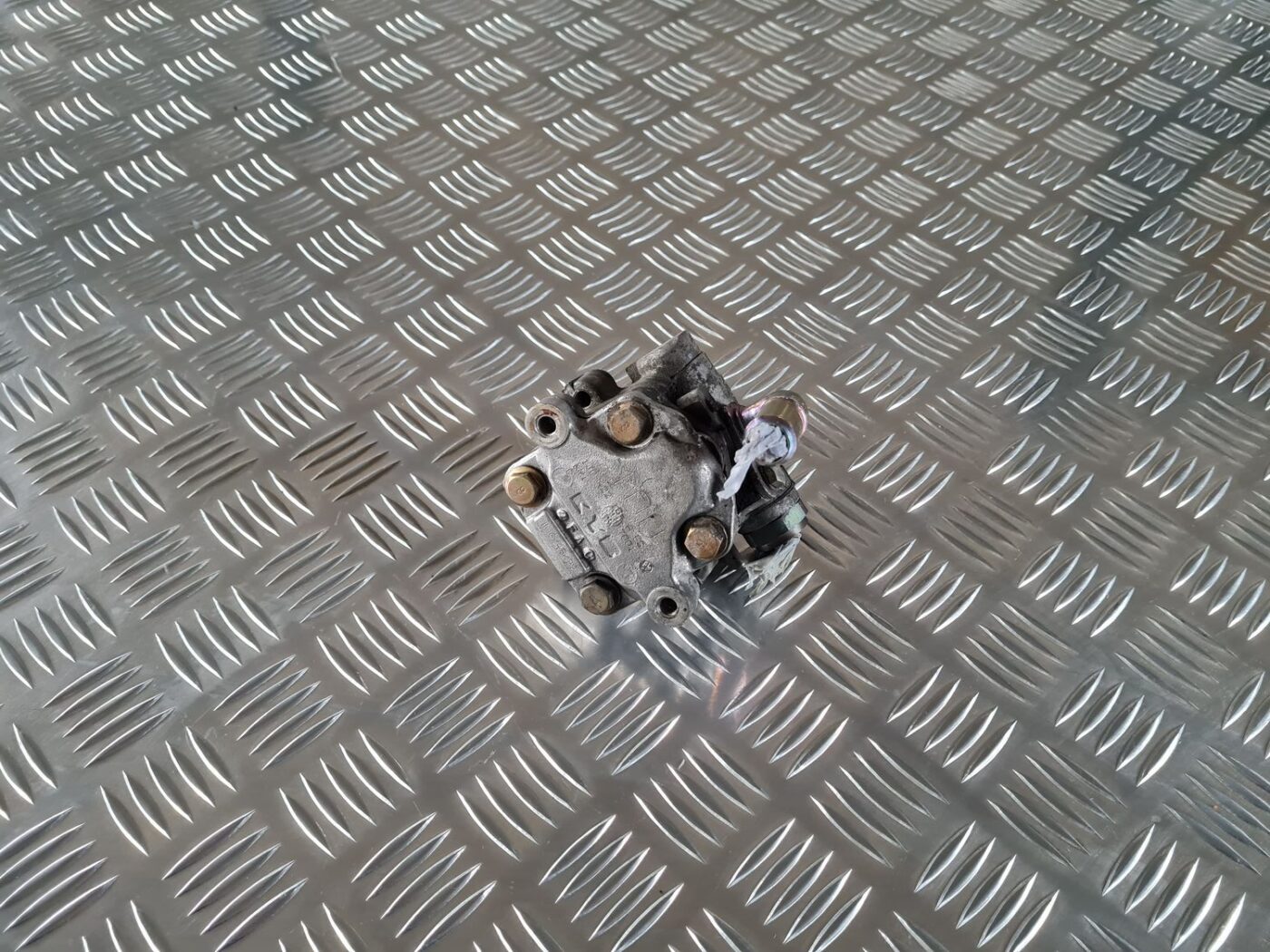 Hidrauliskais pastiprinātājs priekš VW GOLF IV 1999