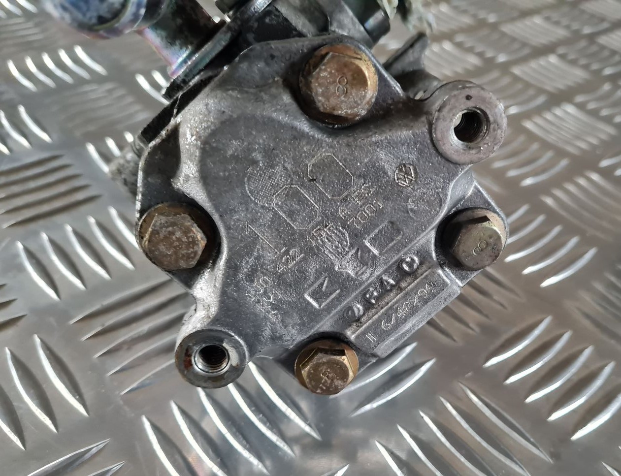 Hidrauliskais pastiprinātājs priekš VW GOLF IV 1999