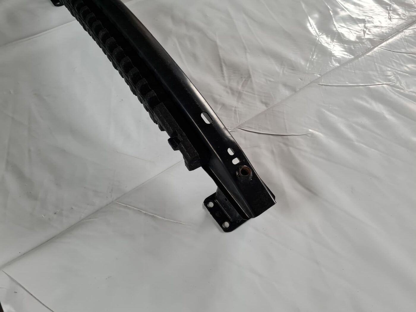 Aizmugurējā bufera pastiprinātājs priekš VW TOUAREG 2007 2 Aizmugurējā bufera pastiprinātājs priekš VW TOUAREG 2007