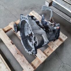 Mehāniska pārnesumkārba priekš VW GOLF IV 1999