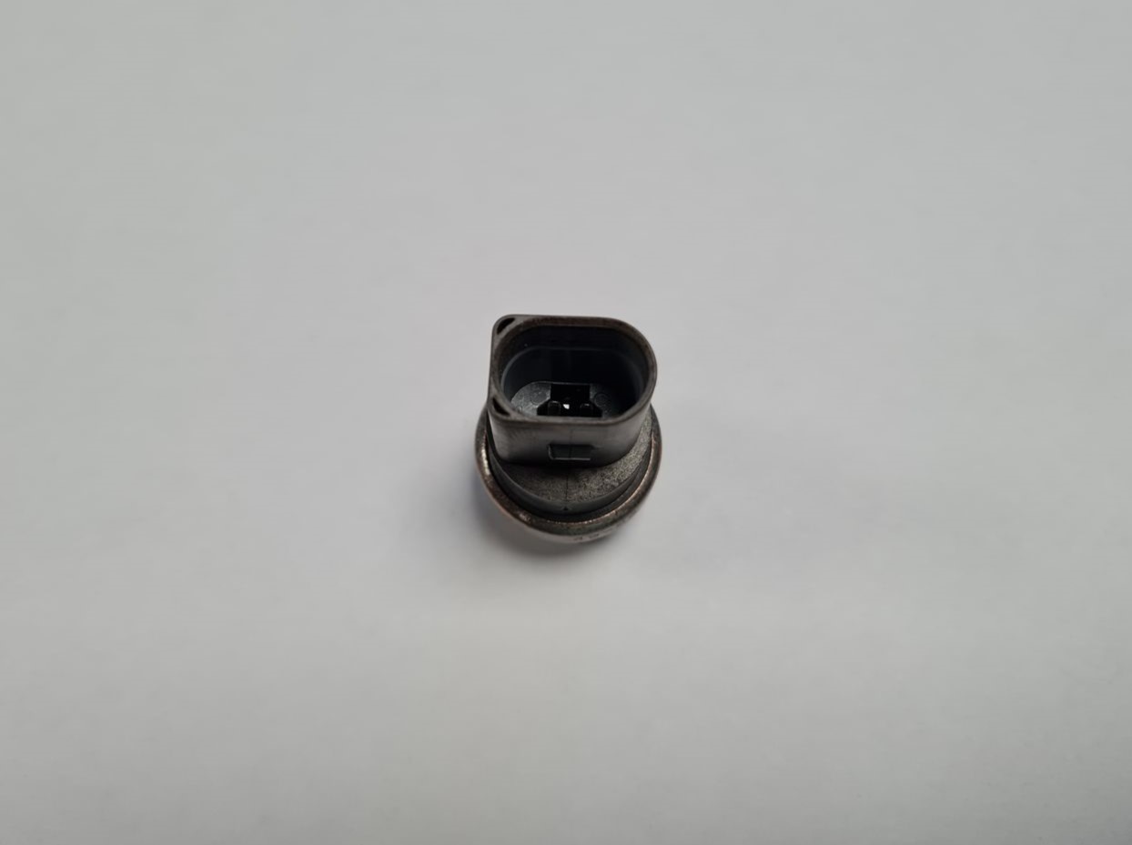 Dzesēšanas šķidruma temperatūras sensors priekš VW GOLF IV 1999 6 Dzesēšanas šķidruma temperatūras sensors priekš VW GOLF IV 1999