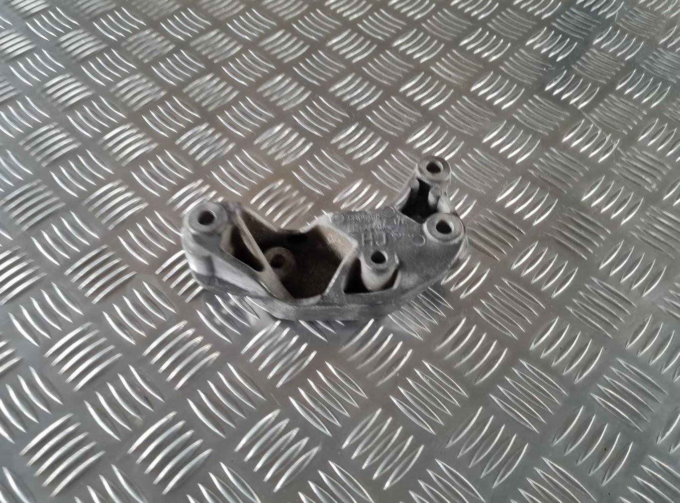 Ātrumkārbas kronšteins priekš OPEL MERIVA 2004 1 Ātrumkārbas kronšteins priekš OPEL MERIVA 2004