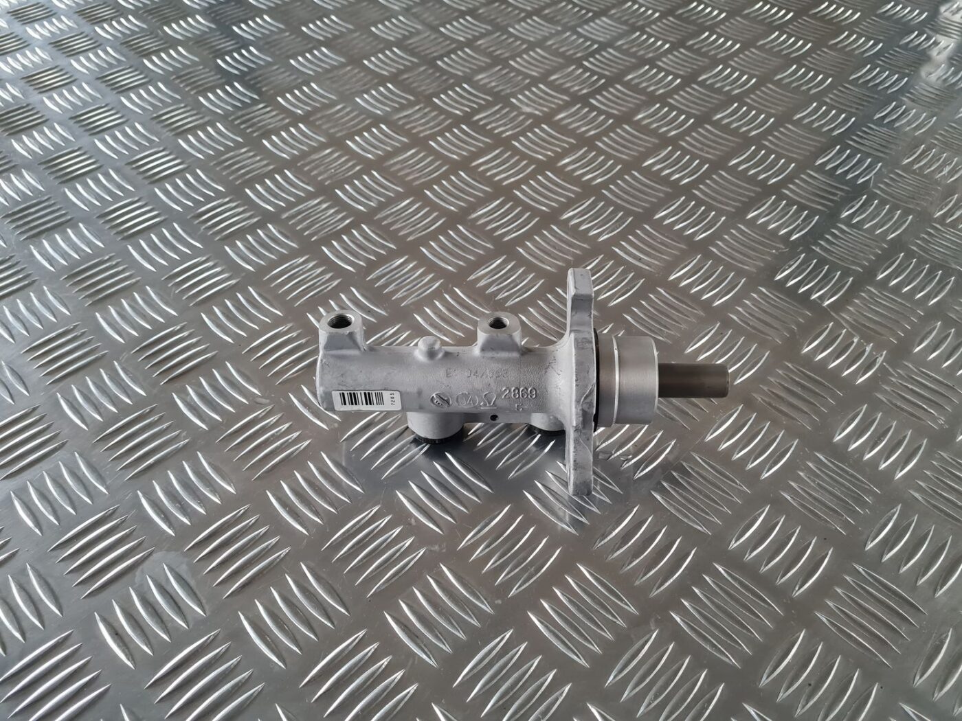 Bremžu pastiprinātāja galvenais cilindrs priekš OPEL MERIVA 2004 4 Bremžu pastiprinātāja galvenais cilindrs priekš OPEL MERIVA 2004