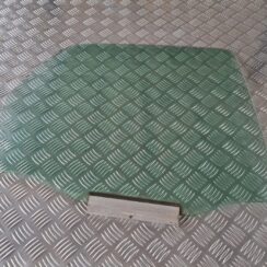 Aizmugurējo labo durvju stikls priekš OPEL MERIVA 2004