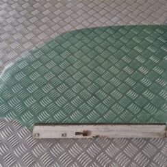 Priekšējo kreiso durvju stikls priekš OPEL MERIVA 2004