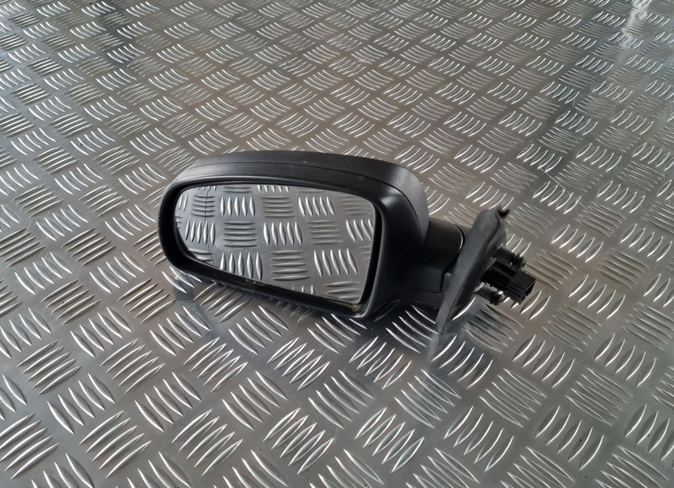 Ārējais spogulis, pa kreisi priekš OPEL MERIVA 2004