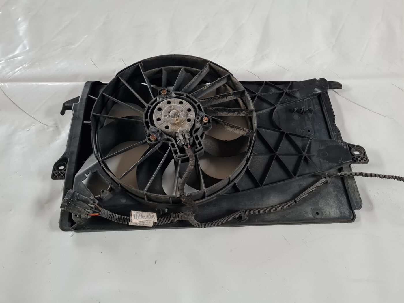 Dzesēšanas radiatora ventilators priekš OPEL MERIVA 2004