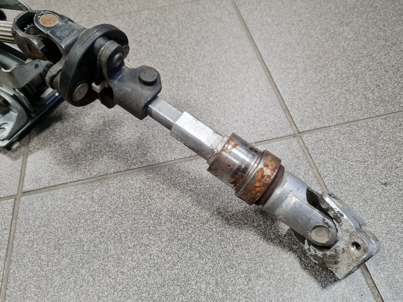 Stūres statne priekš VOLVO V70 2002 SILVER 16 Stūres statne priekš VOLVO V70 2002 SILVER