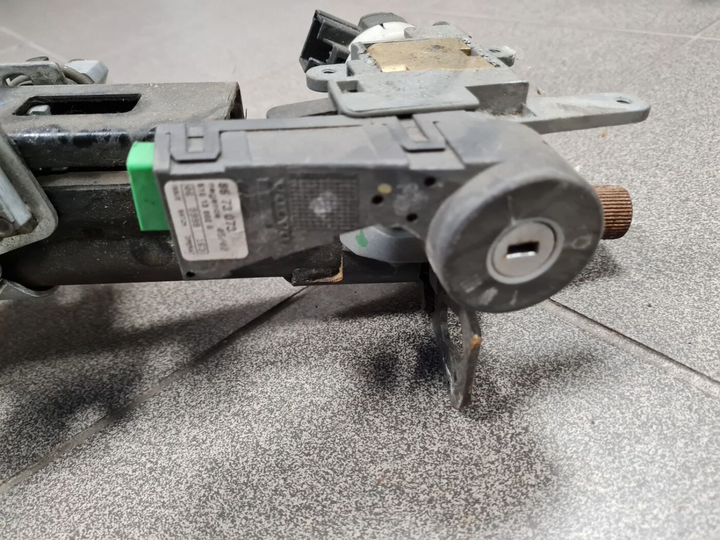 Stūres statne priekš VOLVO V70 2002 SILVER 7 Stūres statne priekš VOLVO V70 2002 SILVER