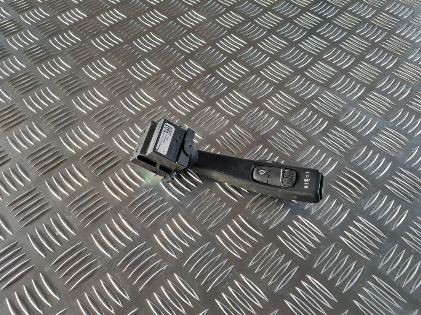 Stikla tīrītāja slēdzis priekš VOLVO S80 2007 Black 1 Stikla tīrītāja slēdzis priekš VOLVO S80 2007 Black