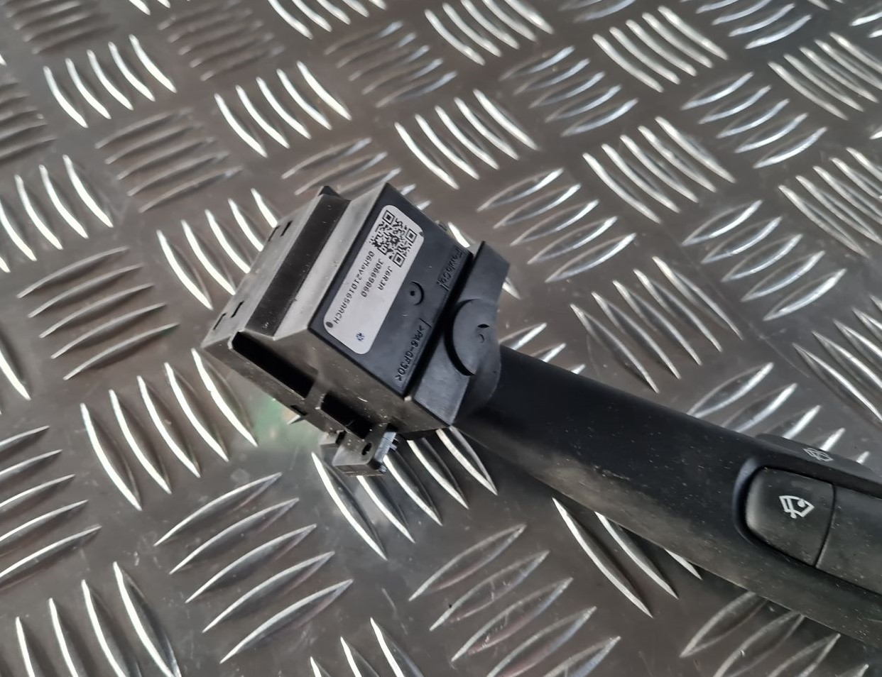 Stikla tīrītāja slēdzis priekš VOLVO S80 2007 Black 5 Stikla tīrītāja slēdzis priekš VOLVO S80 2007 Black