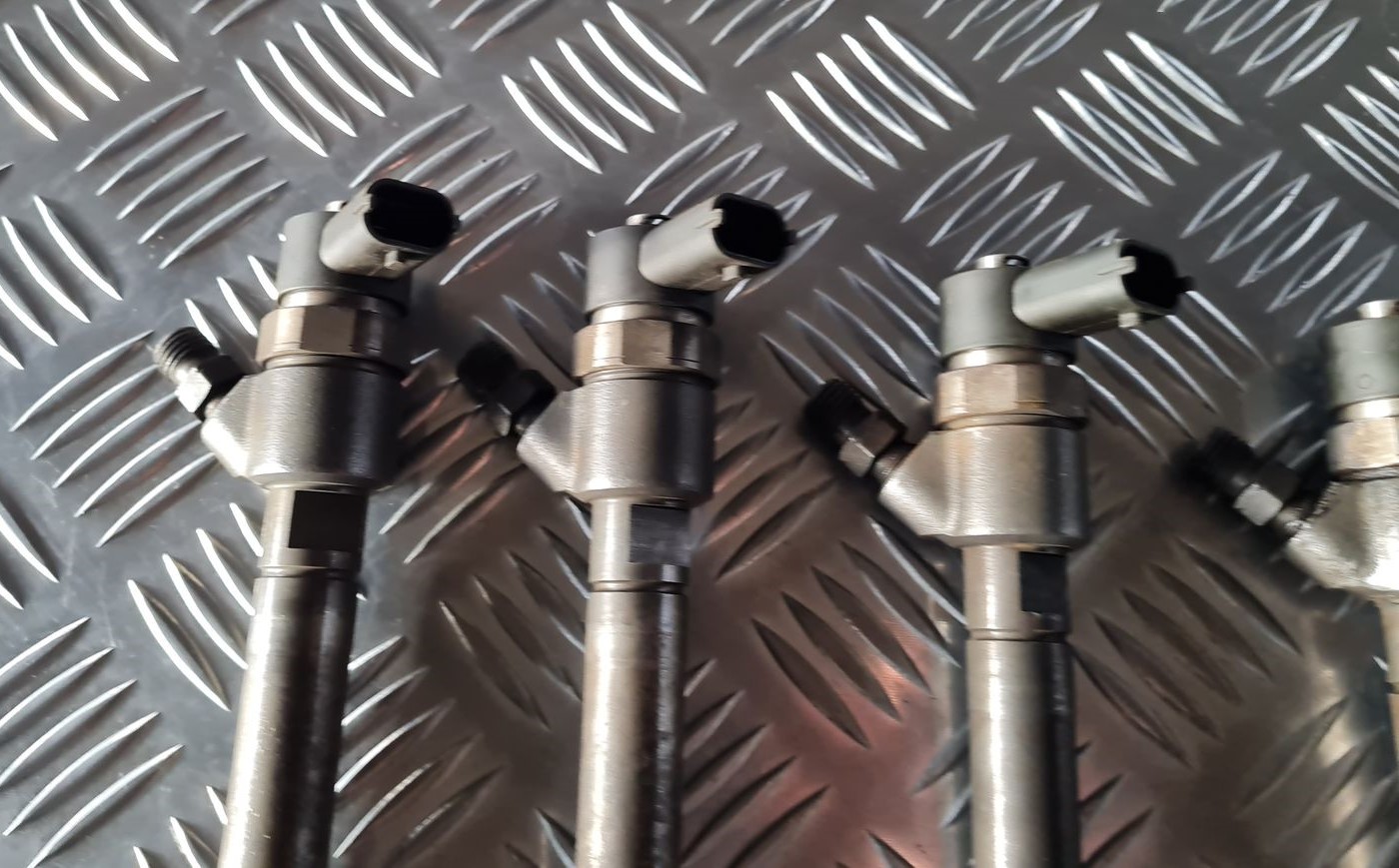 Degvielas smidzinātājs priekš VOLVO S80 2007 Black 2 Degvielas smidzinātājs priekš VOLVO S80 2007 Black