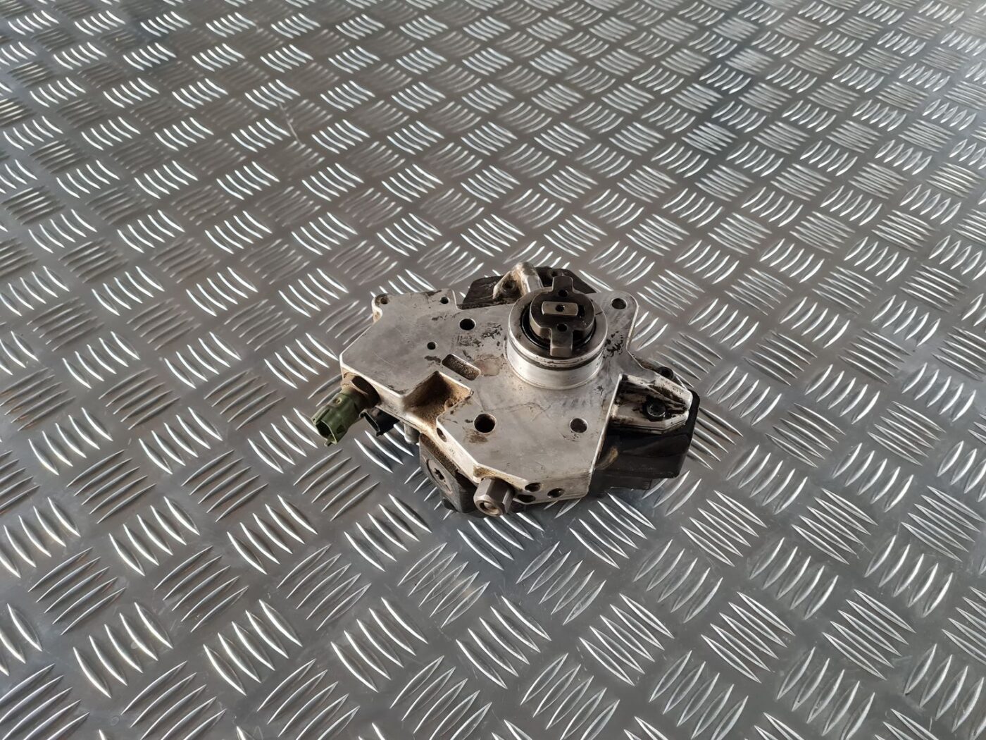 Augstspiediena degvielas sūknis priekš VOLVO S80 2007 Black 1 Augstspiediena degvielas sūknis priekš VOLVO S80 2007 Black