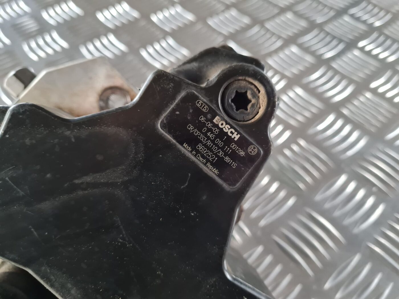 Augstspiediena degvielas sūknis priekš VOLVO S80 2007 Black 3 Augstspiediena degvielas sūknis priekš VOLVO S80 2007 Black