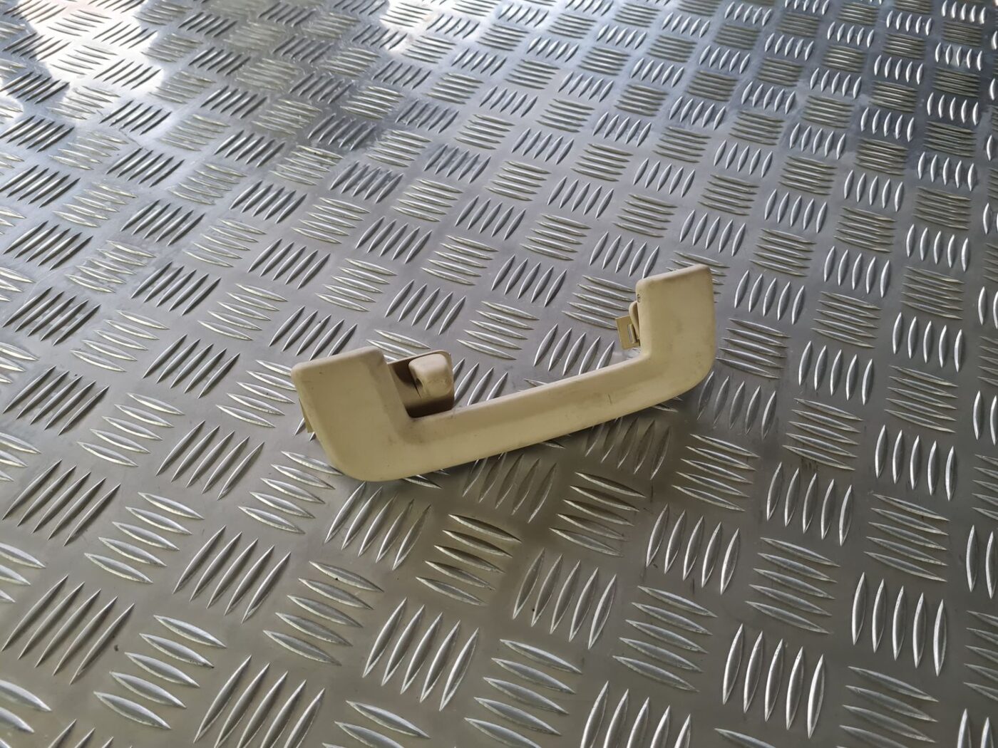 Salona rokturis griestos priekš VOLVO S80 2007 Black