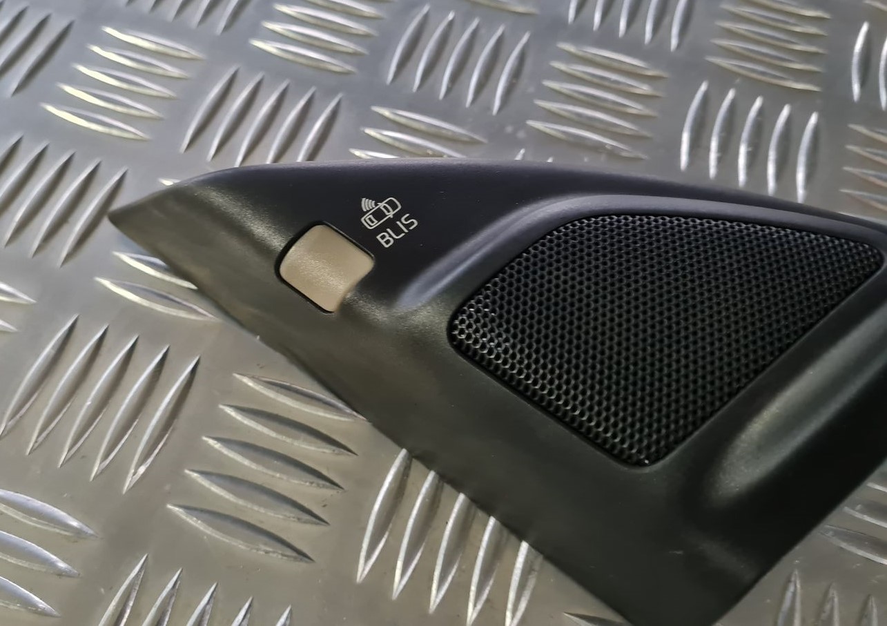 Durvju spoguļa apdares uzlika salonā (ar skaļruni) priekš VOLVO S80 2007 Black