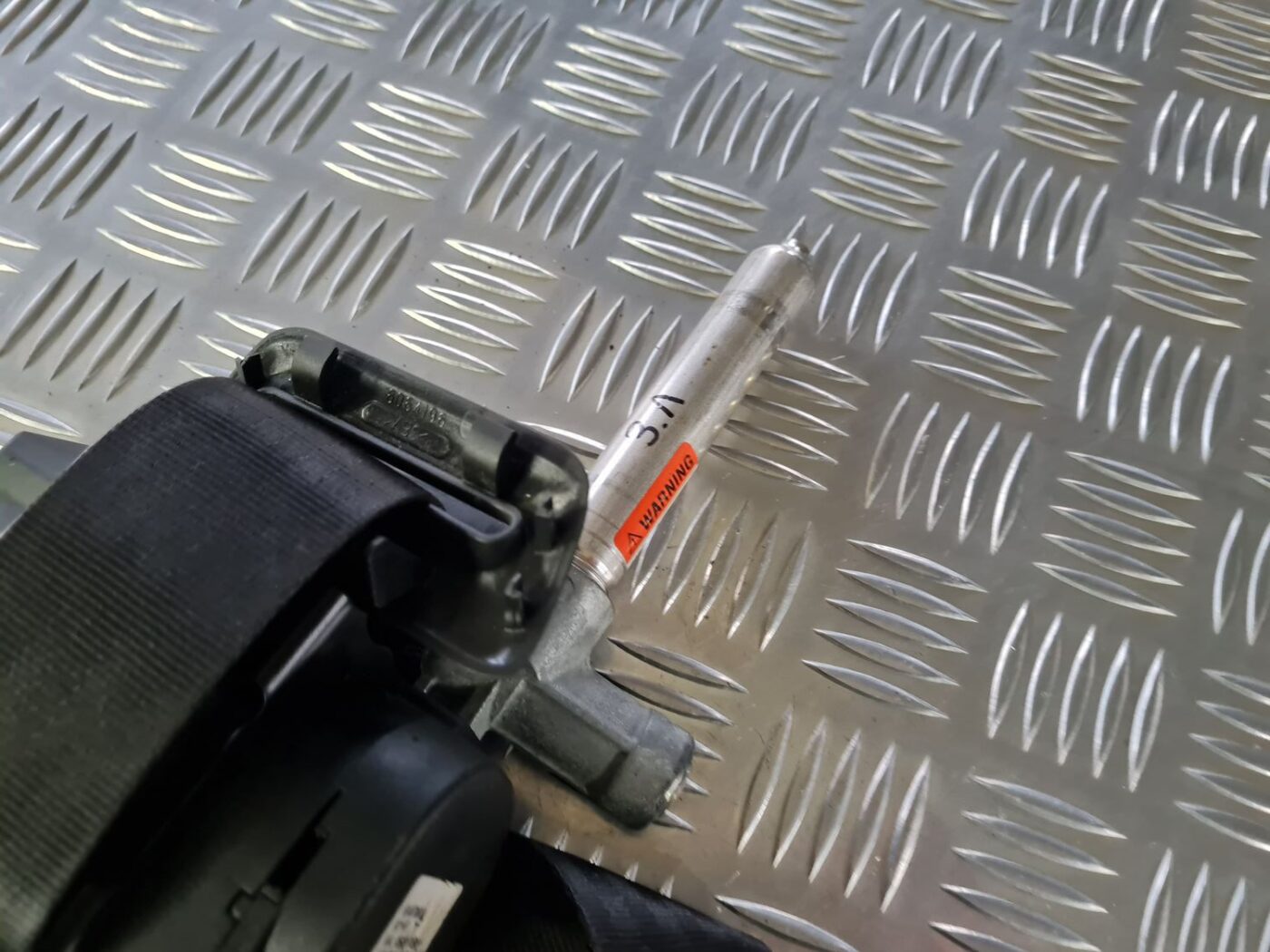 Aizmugurējā kreisa drošības josta priekš VOLVO S80 2007 Black 2 Aizmugurējā kreisa drošības josta priekš VOLVO S80 2007 Black