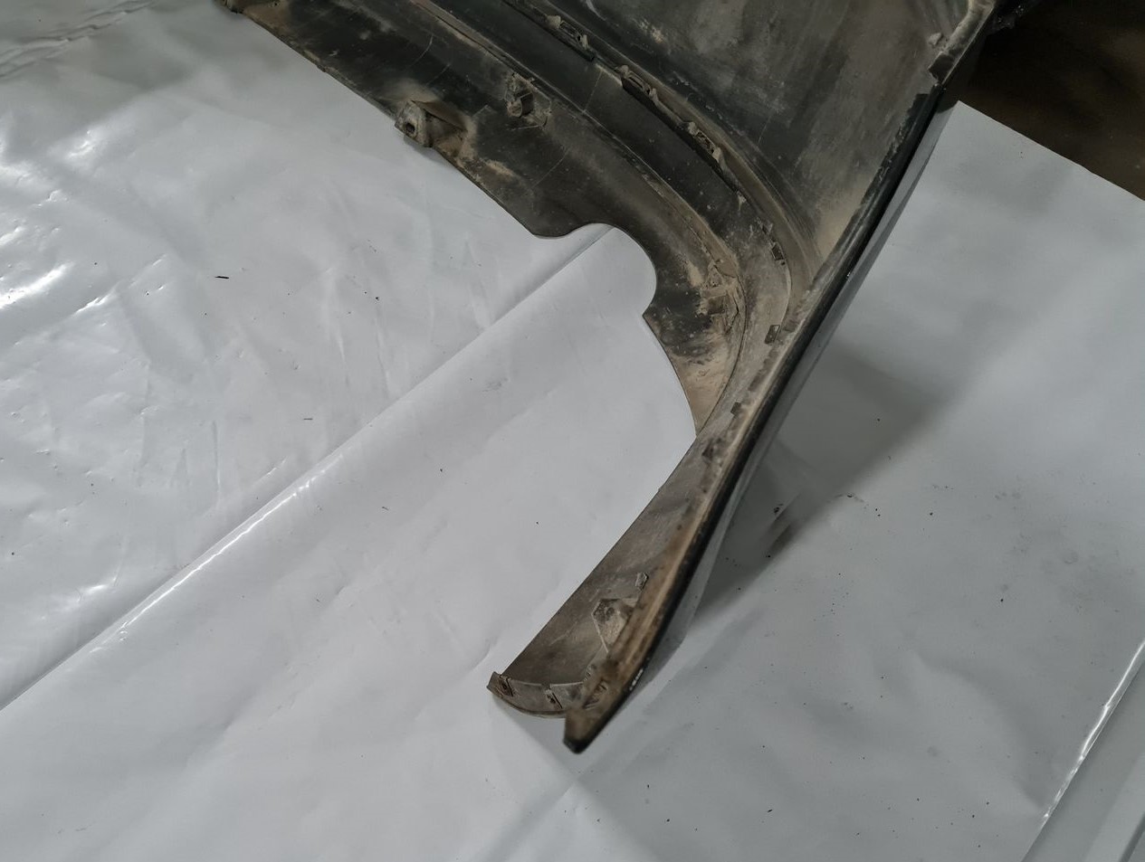 Aizmugures buferis priekš VOLVO S80 2007 Black 4 Aizmugures buferis priekš VOLVO S80 2007 Black