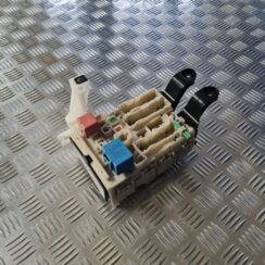 Drošinātāju bloks priekš TOYOTA AVENSIS 2010