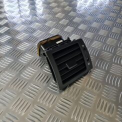 Mērinstrumentu paneļa gaisa vads, pa labi priekš TOYOTA AVENSIS 2010