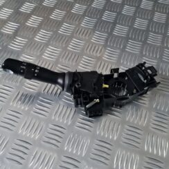 Pagrieziena rādītāju slēdzis priekš TOYOTA AVENSIS 2010