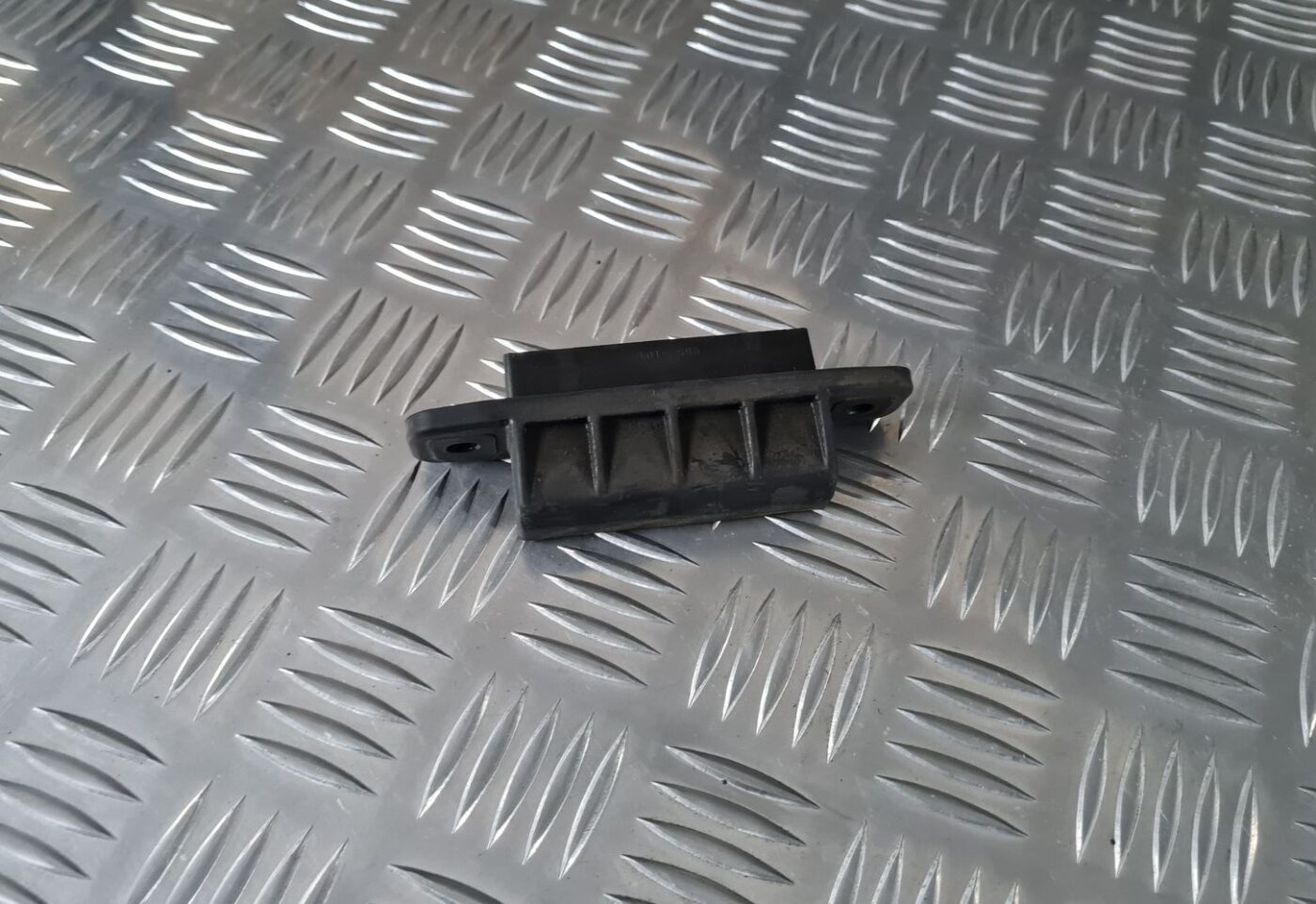 Bagažnieka vāka rokturis priekš TOYOTA AVENSIS 2010