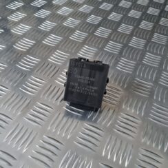 Vējstikla tīrīšanas mehānisma releja priekš TOYOTA AVENSIS 2010