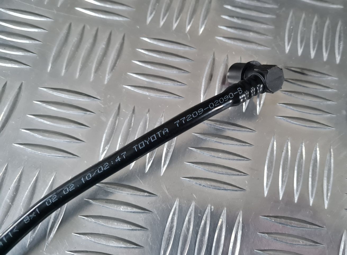 Degvielas caurule priekš TOYOTA AVENSIS 2010 3 Degvielas caurule priekš TOYOTA AVENSIS 2010