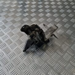 Dzinēja spilvens priekš TOYOTA AVENSIS 2010