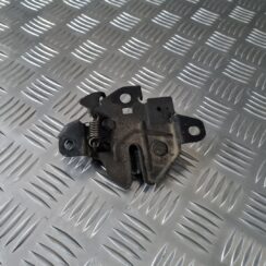 Pārsega slēdzene priekš TOYOTA AVENSIS 2010