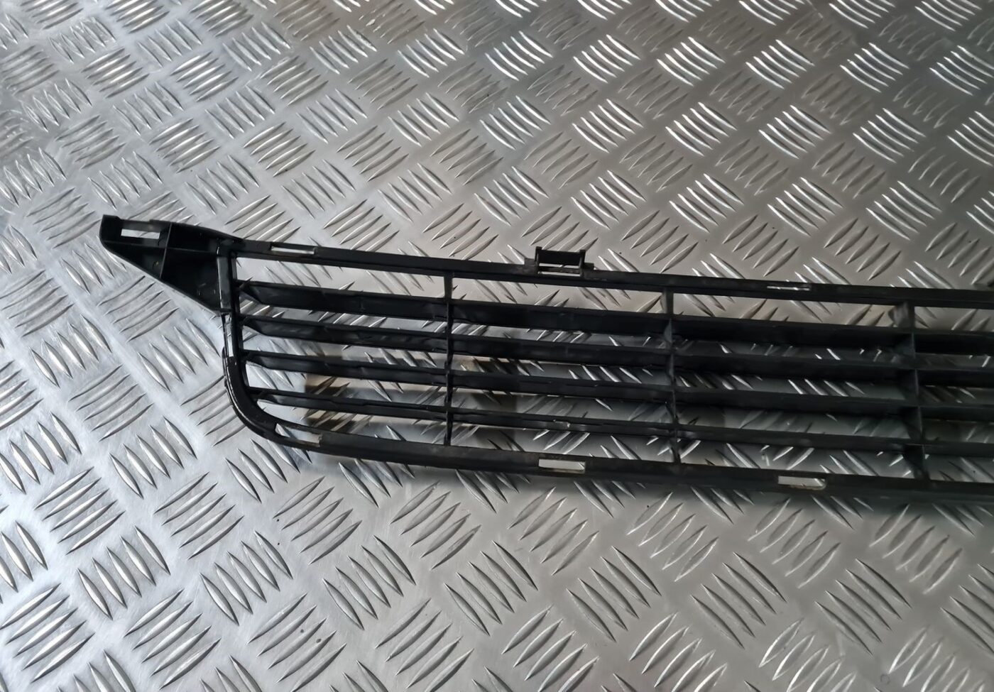 Bufera reste priekš TOYOTA AVENSIS 2010