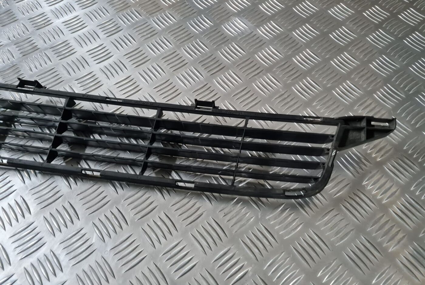 Bufera reste priekš TOYOTA AVENSIS 2010