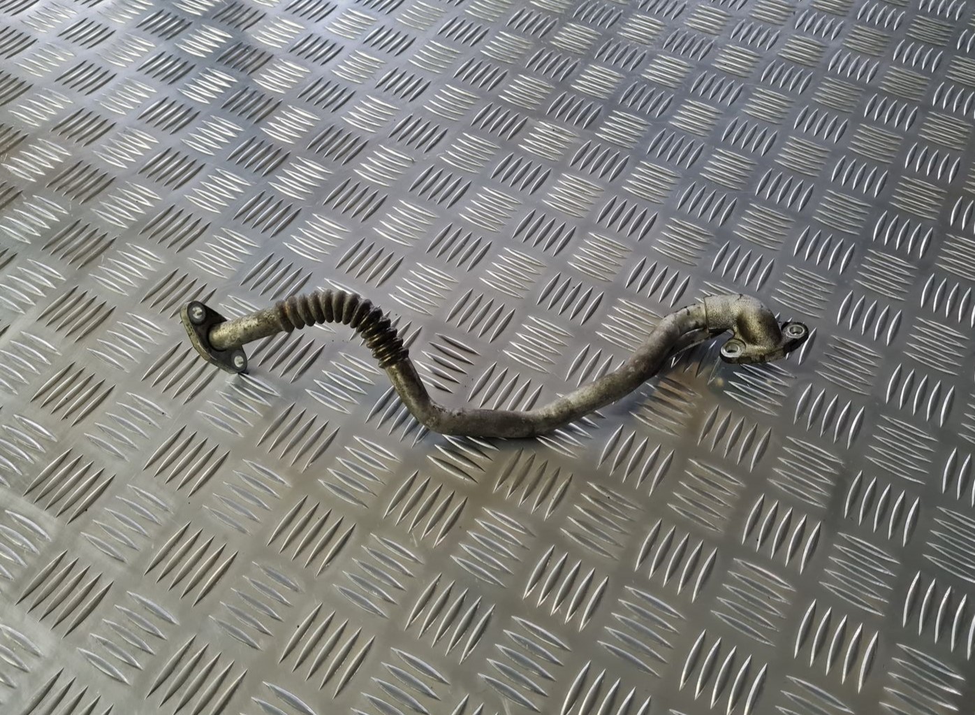 Turbīnas caurule priekš TOYOTA AVENSIS 2010 3 Turbīnas caurule priekš TOYOTA AVENSIS 2010