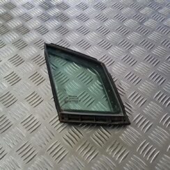 Priekšējo labo durvju stikls priekš TOYOTA AVENSIS 2010