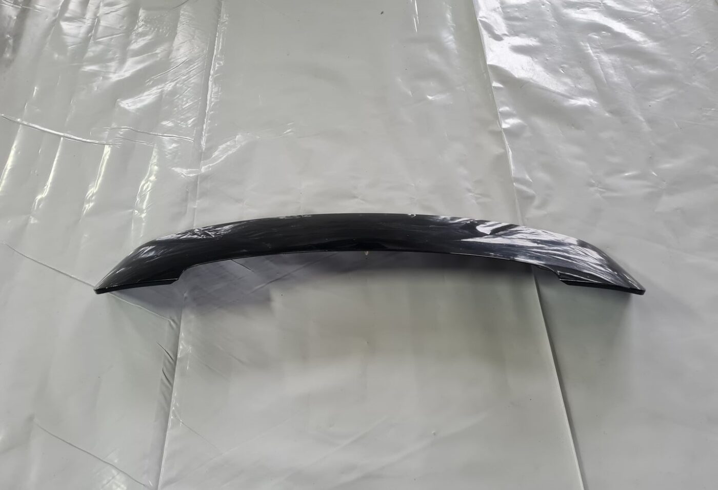 Bagāžnieka vāka spoileris priekš TOYOTA AVENSIS 2010