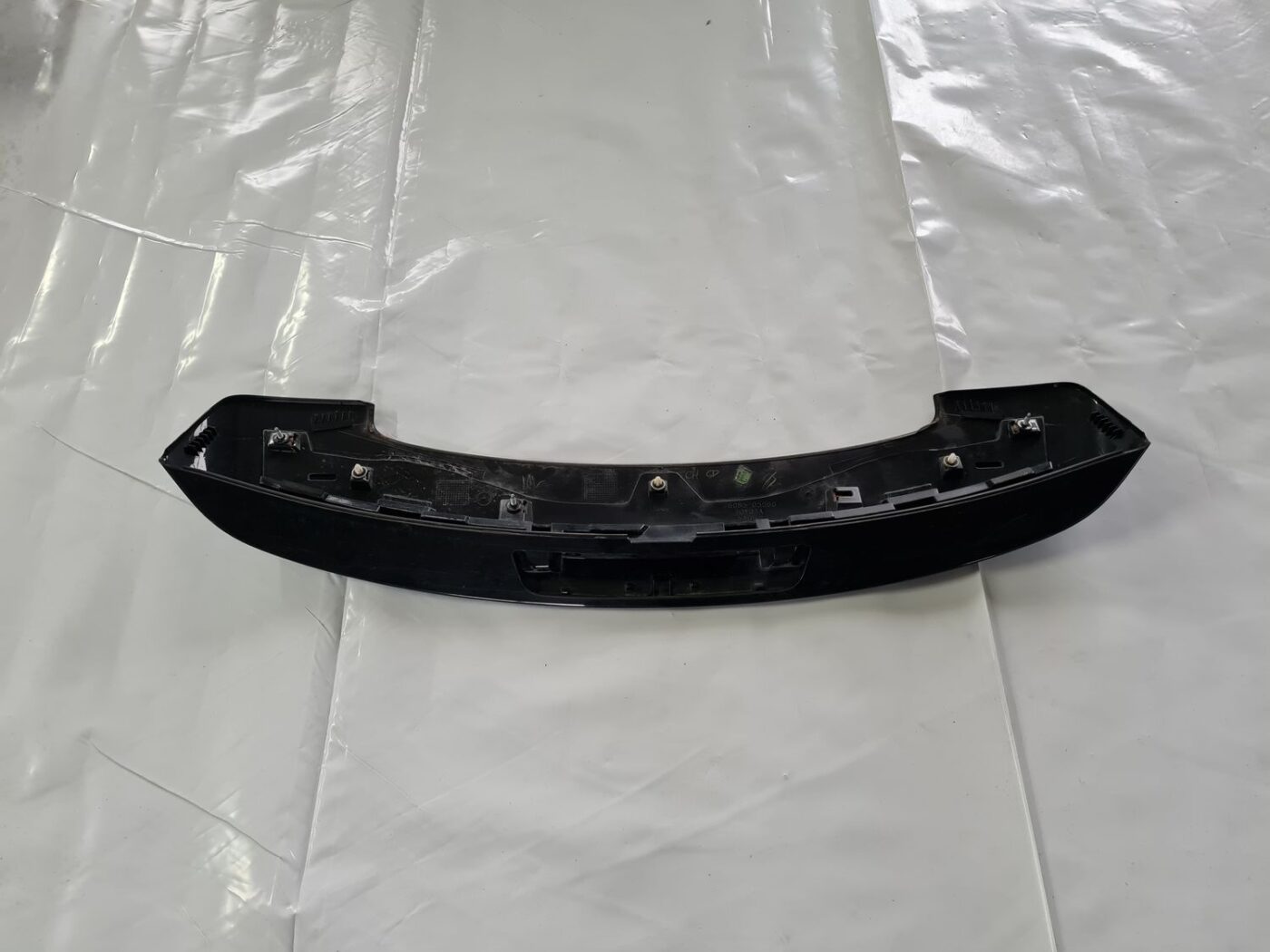 Bagāžnieka vāka spoileris priekš TOYOTA AVENSIS 2010